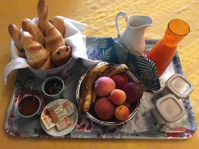 Bed and Breakfast Roulotte la Souleillade Saint-Sernin  Esterno foto