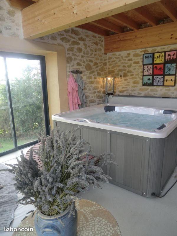 Bed and Breakfast Roulotte la Souleillade Saint-Sernin  Esterno foto